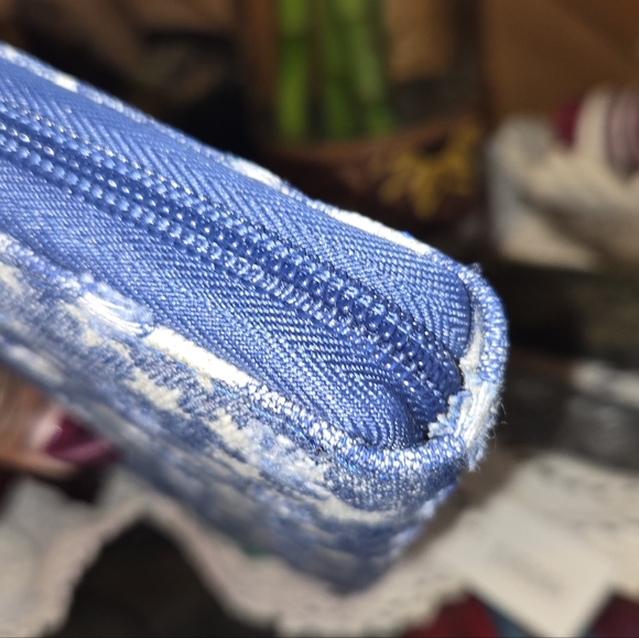 Western Stars Blue Denim Distressed Wallet NWT - Picture 6 of 7